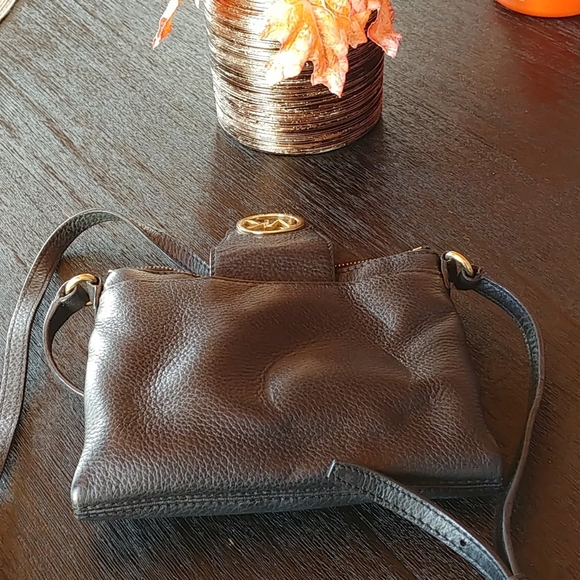 Cute Michael Kors bag great for any occasion! - Picture 7 of 7